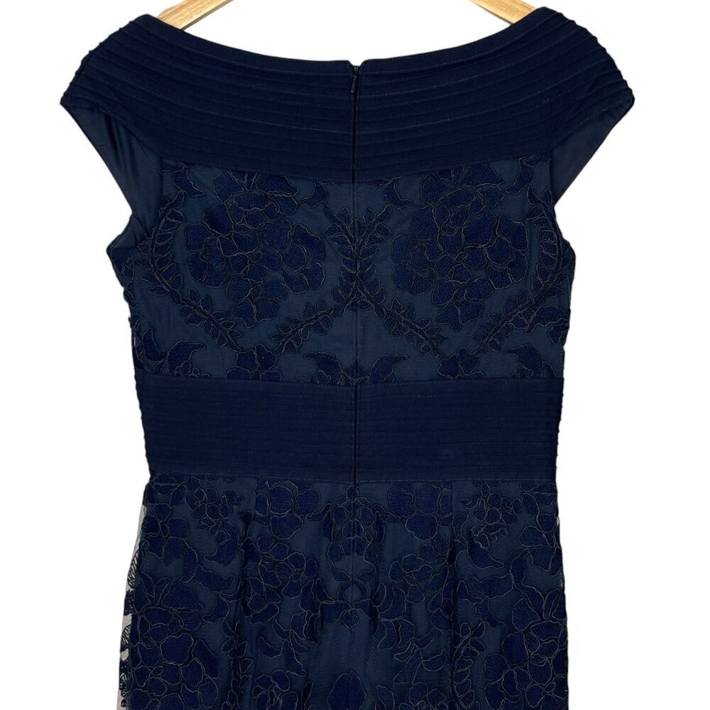 TADASHI SHOJI LACE NAVY BLUE SHEATH DRESS - Picture 8 of 10